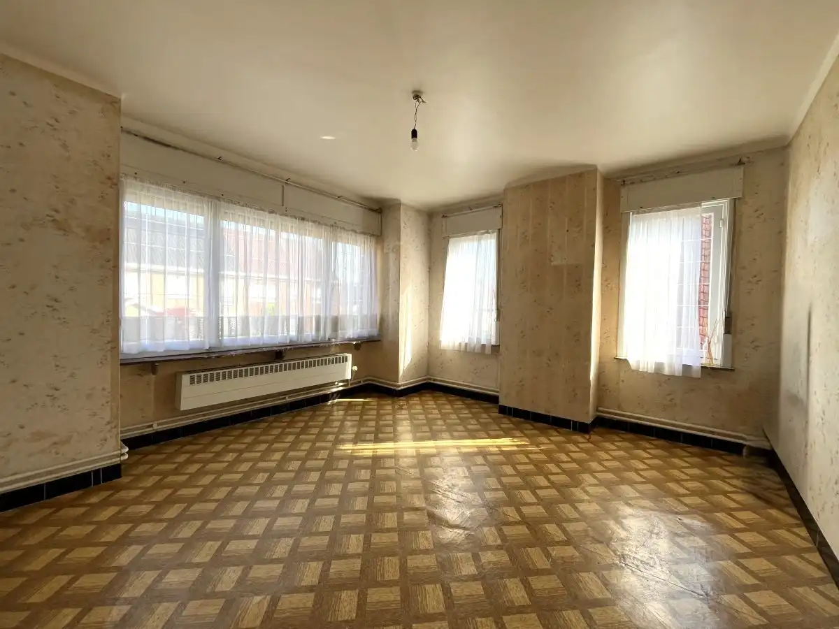Moorslede – Halfopen woning met veel potentieel foto 13