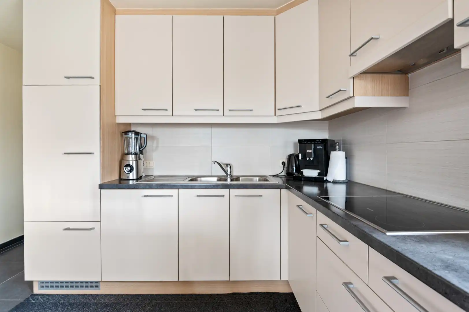 Instapklare duplex met 3 slpkmrs, terras, staanplaats en carport in Hulshout foto 4