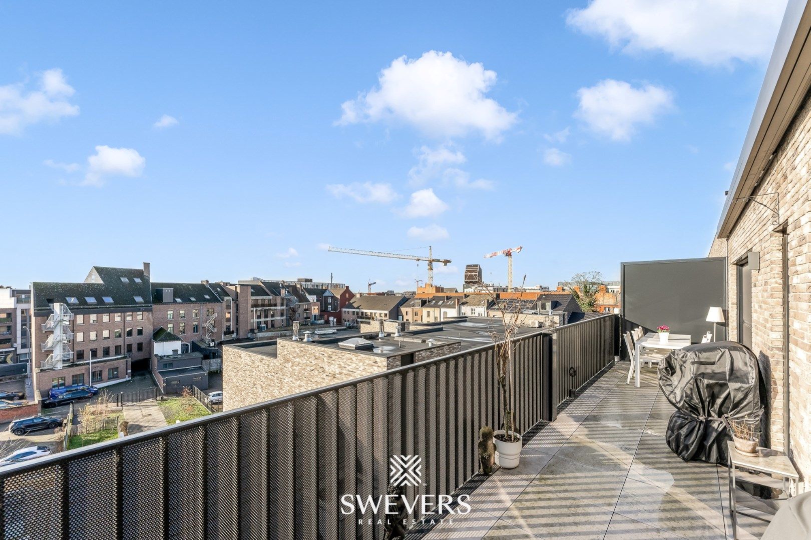 Exclusief penthouse met luxe afwerking en ruim ZW-terras in Hasselt centrum foto 23