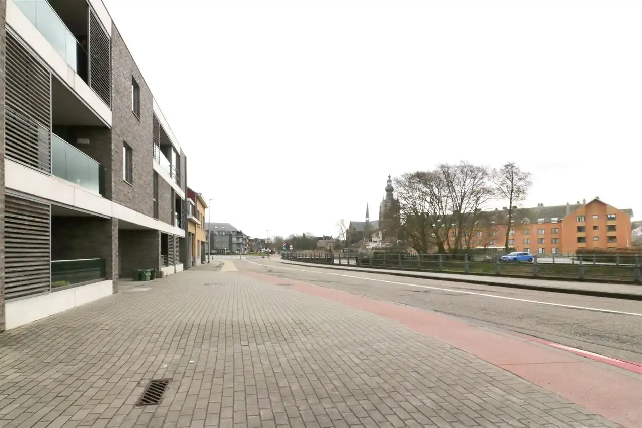 Zonnige penthouse met 2 slaapkamers, mooi terras, inclusief garage  foto 37