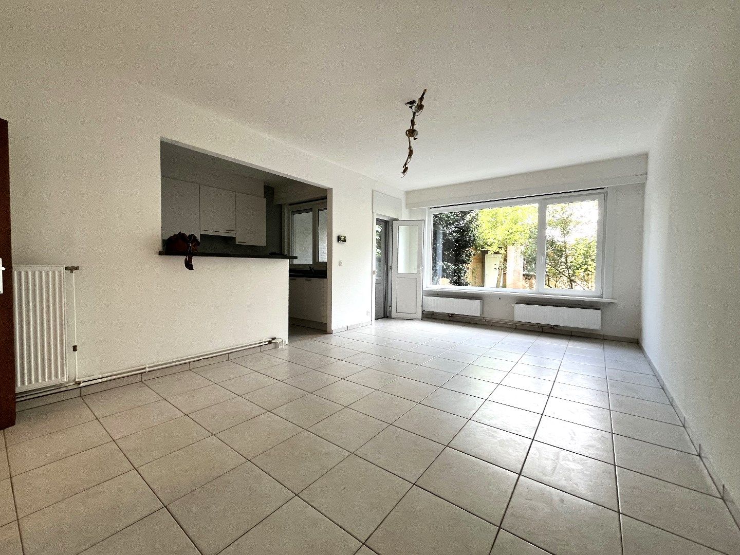 Comfortabel 2 slpk-appartement met tuin foto 2