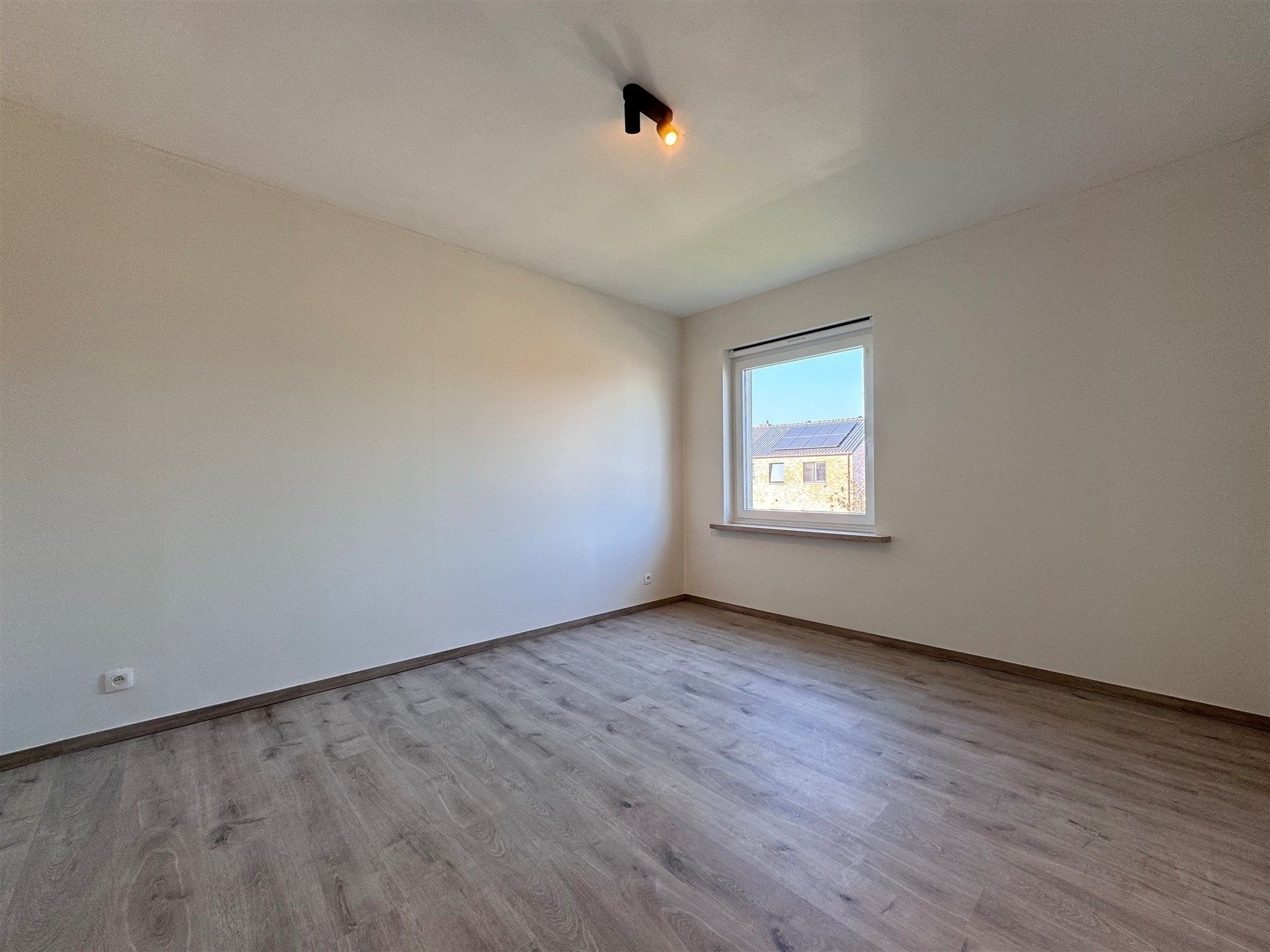 Zeer interessant gelegen appartement met tuin en garage op eerste verdieping. foto 15