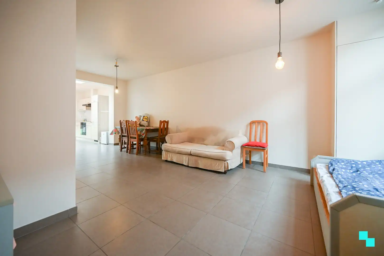 Instapklare woning met twee slaapkamers nabij centrum Izegem foto 2