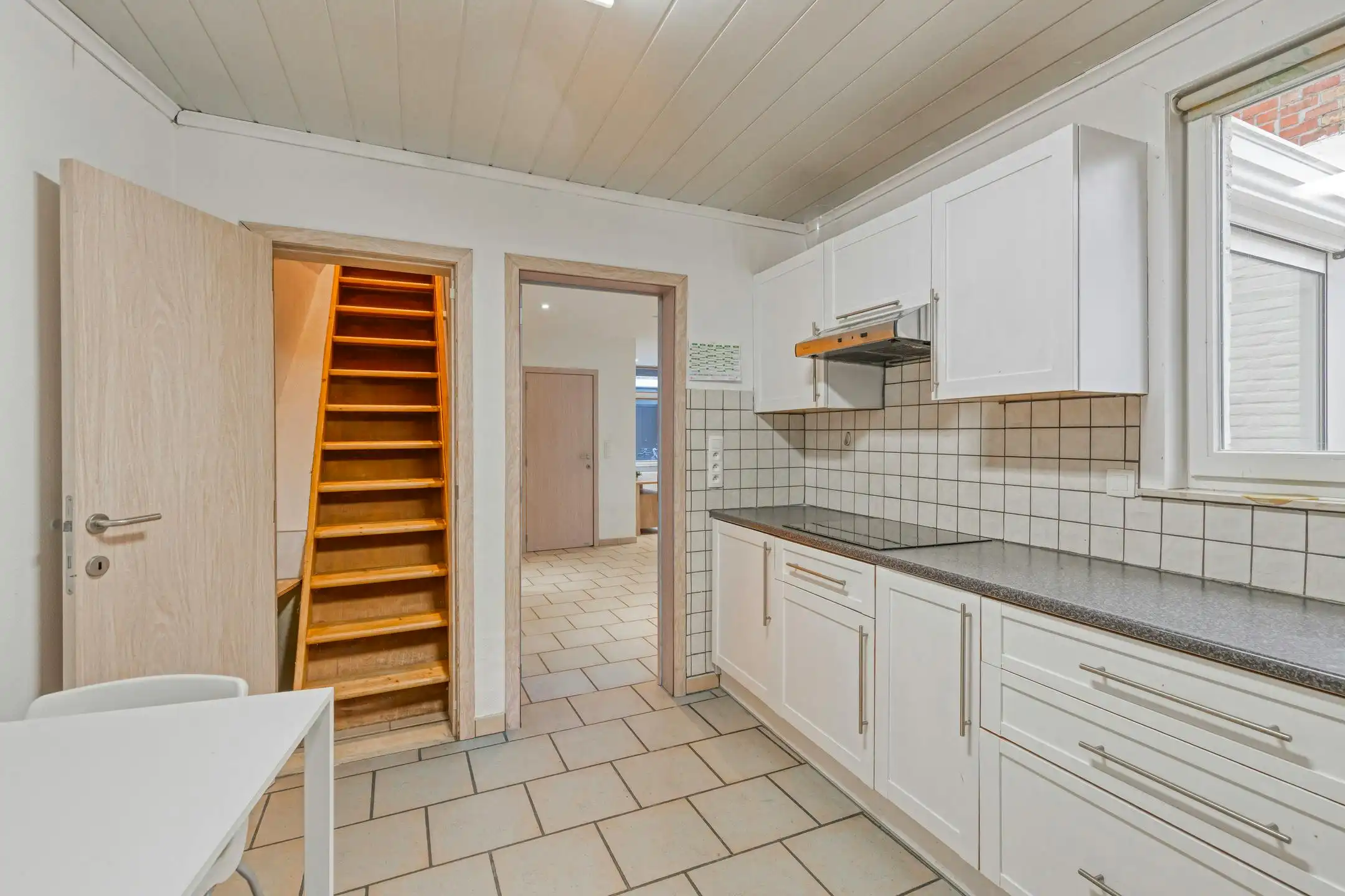 Charmante, instapklaar huis in de Kwekersstraat te Brugge. foto 7