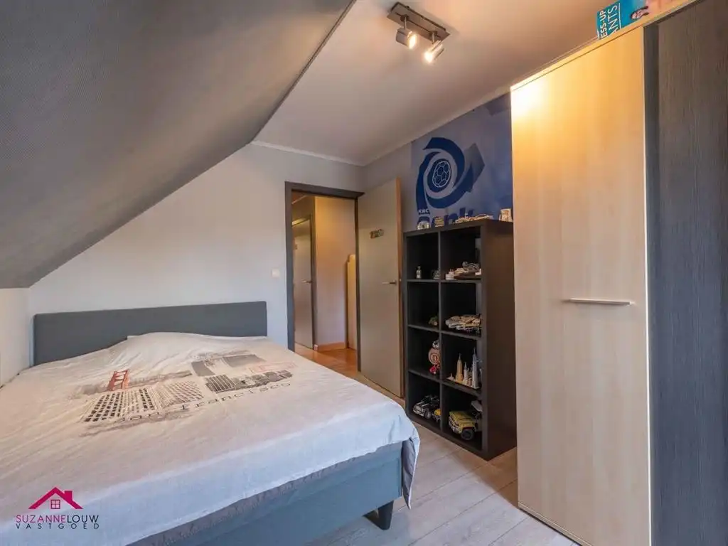 Verrassend ruime en gezellige, instapklare vrijstaande woning met paardenstal foto 37