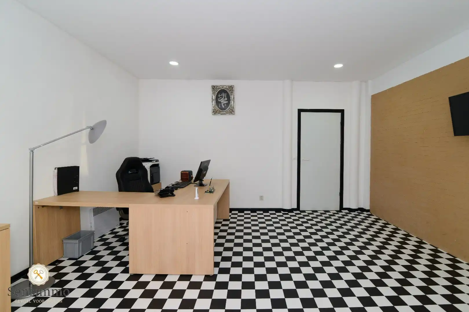 Handelsruimte in het hartje van Genk foto 10