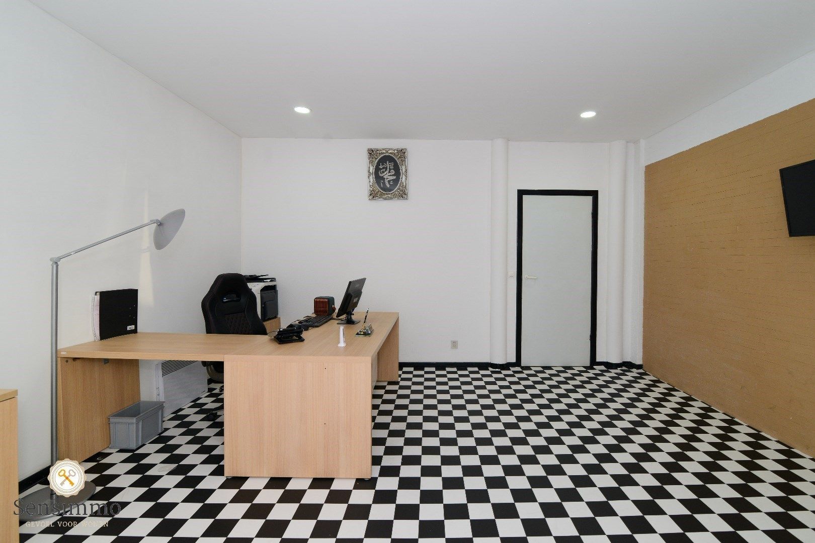 Handelsruimte in het hartje van Genk foto 10