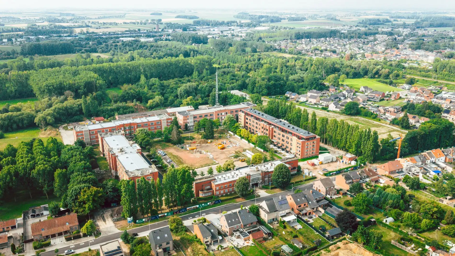 Unieke stadswoning in een groene omgeving foto 26