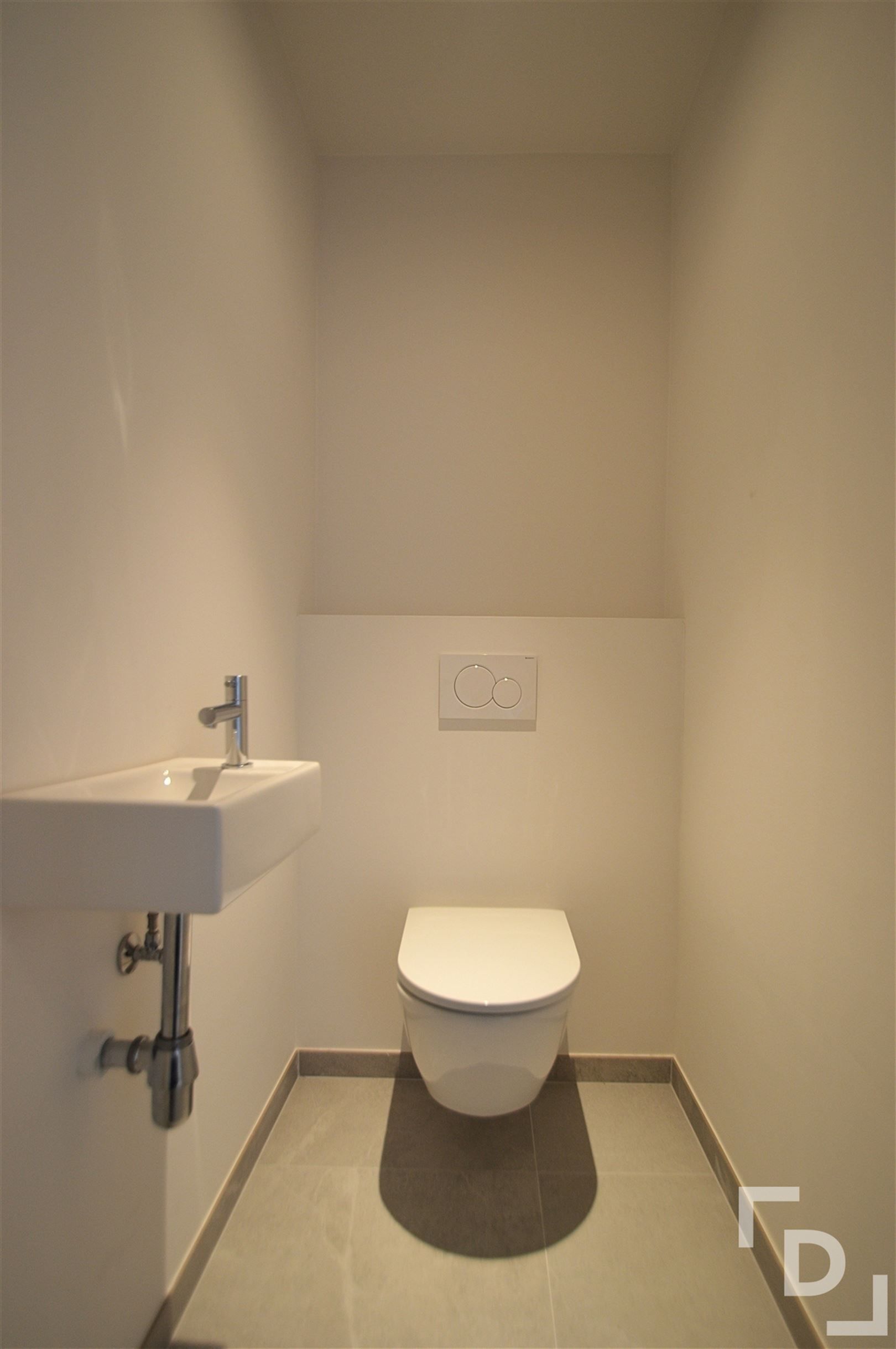 Nieuwbouwappartement met staanplaats in centrum Ieper foto 9