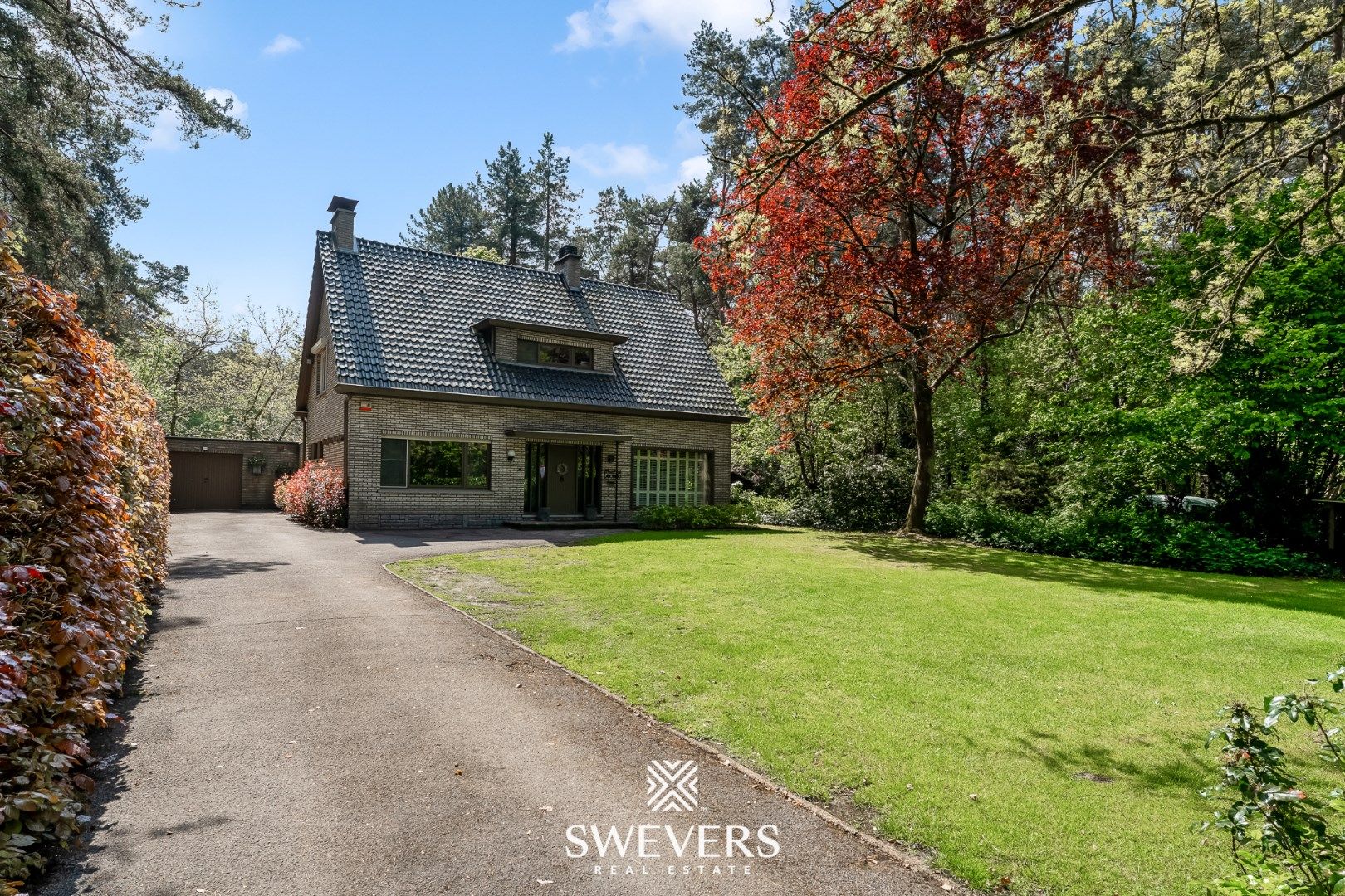 Vrijstaande woning in het groen te Ham  foto {{pictureIndex}}