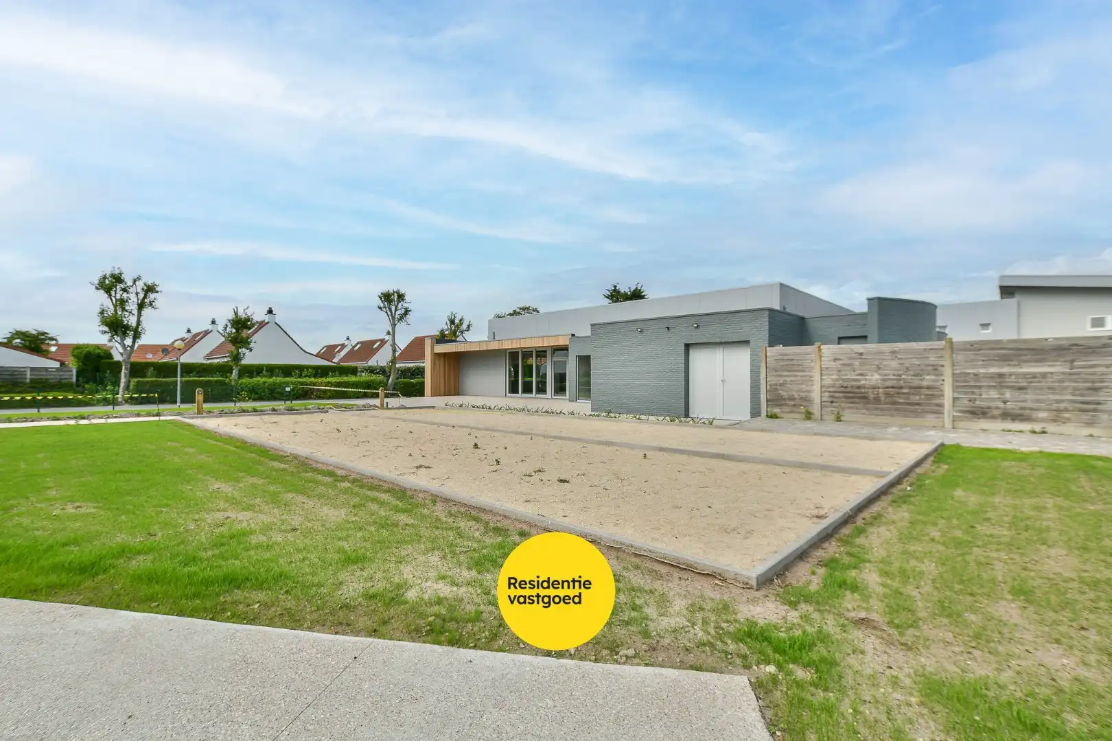 Unieke opportuniteit: horecazaak met 3 padelterreinen, terrassen en tuin te huur! foto 7