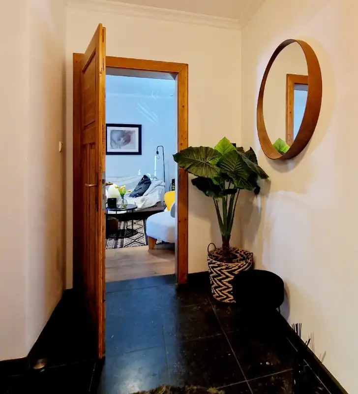 Handelspand met uitzonderlijke visibiliteit & ruim appartement – Toplocatie foto 3