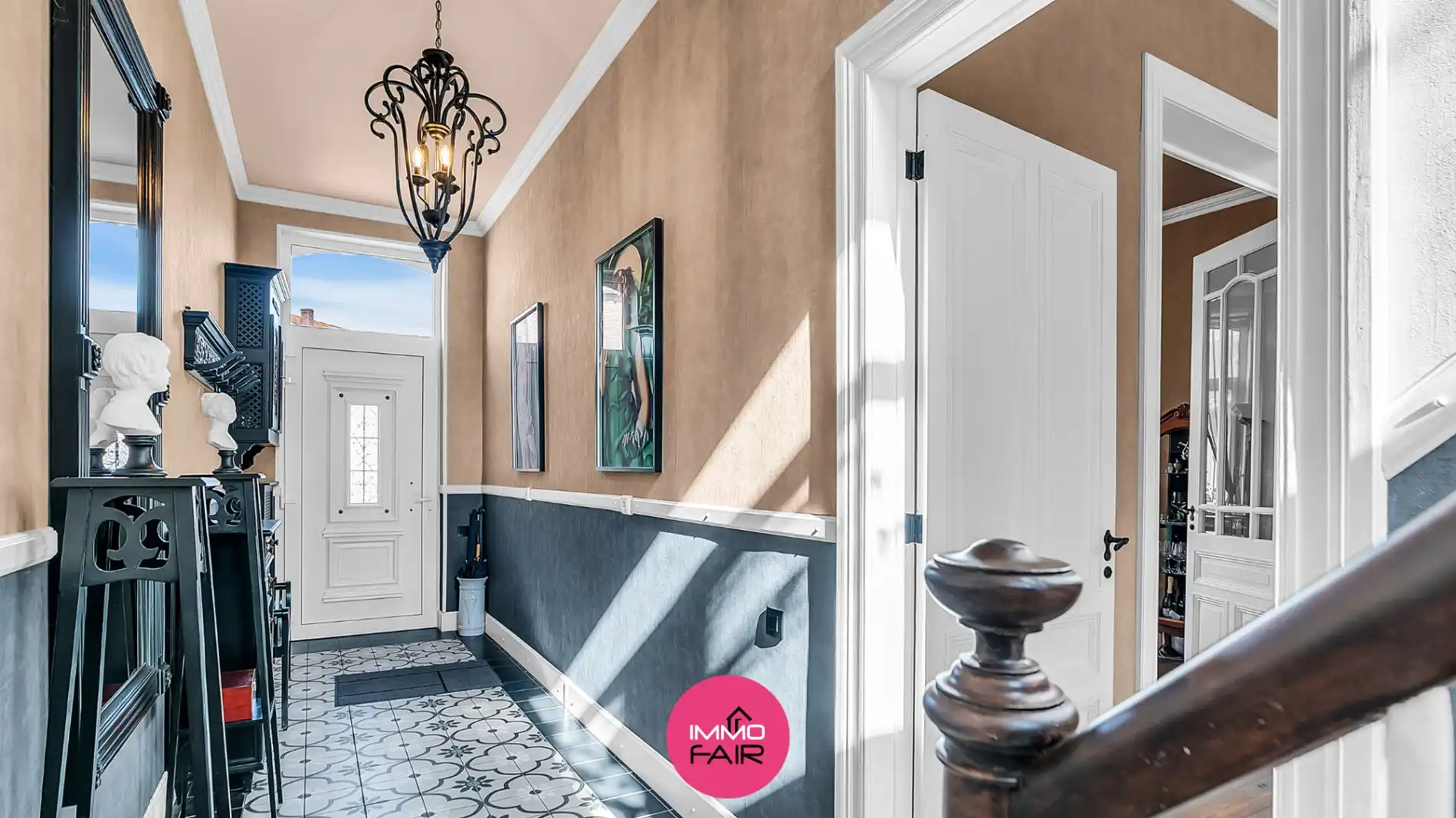 Karaktervolle herenwoning met vier slaapkamers en glazen tuinkamer foto 4