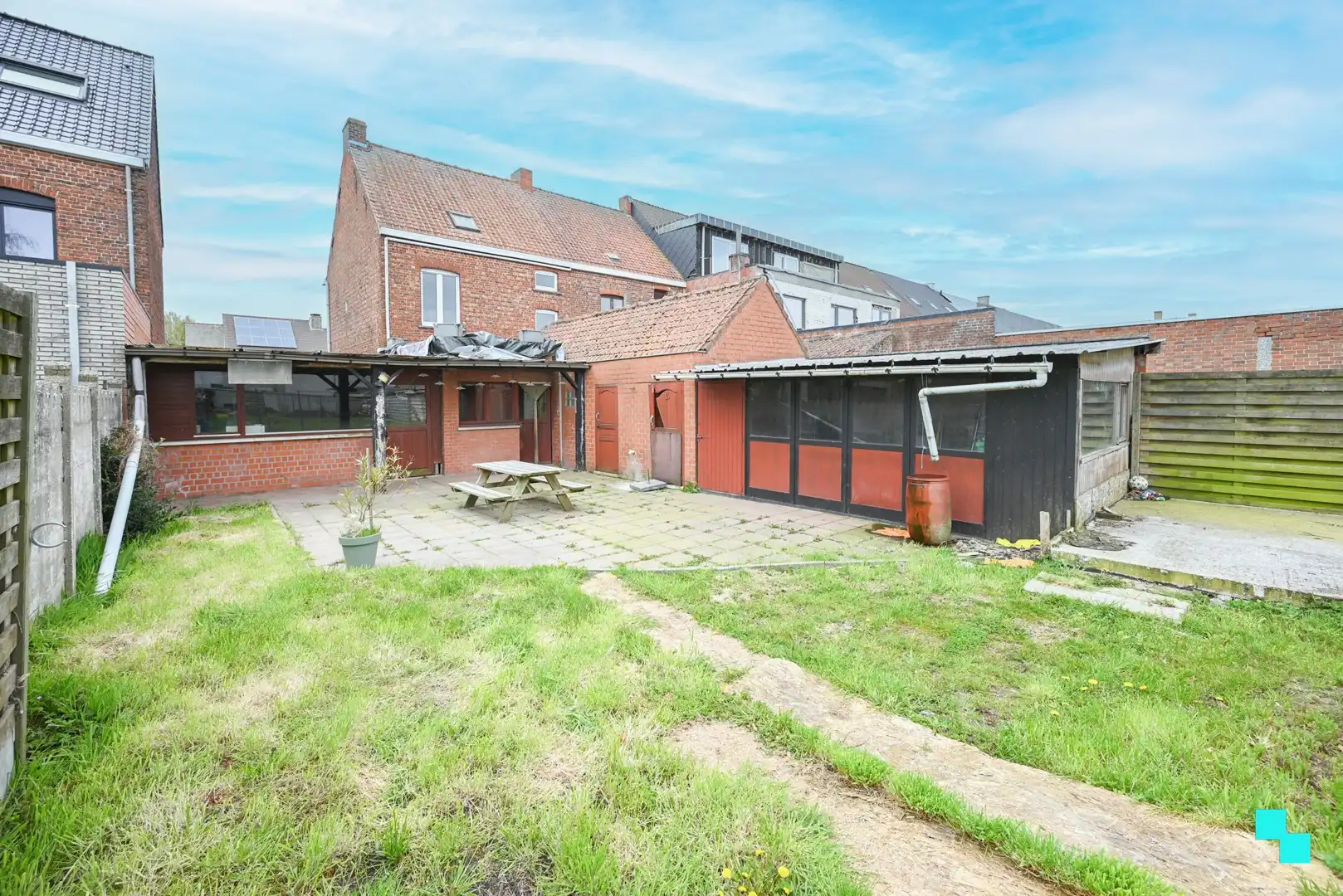 Woonst op riant perceel met ruime opslagruimte/garage foto 15