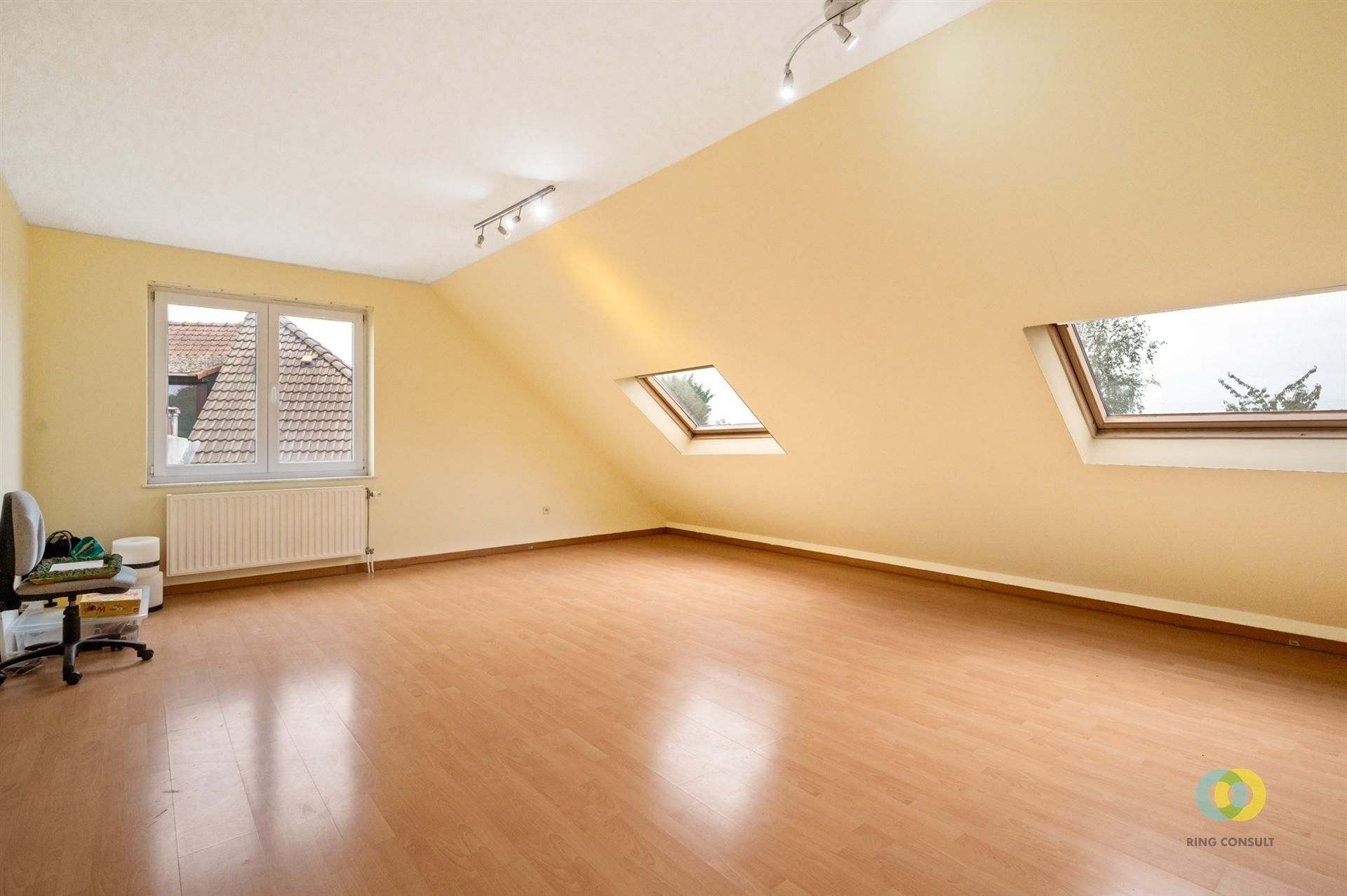 Zeer ruime 3-gevel met grote tuin foto 22