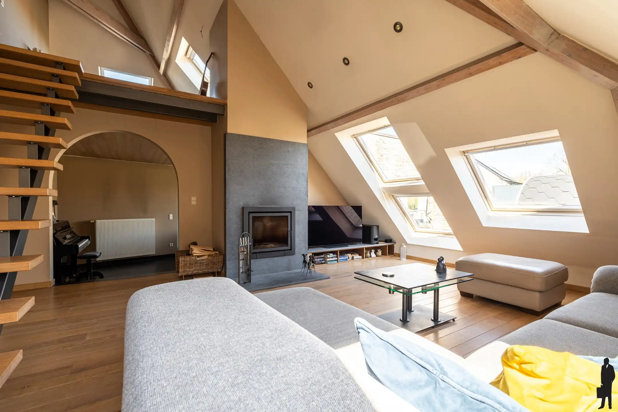 Unieke, ruime architectenvilla met riante kelder en werkbox foto 6