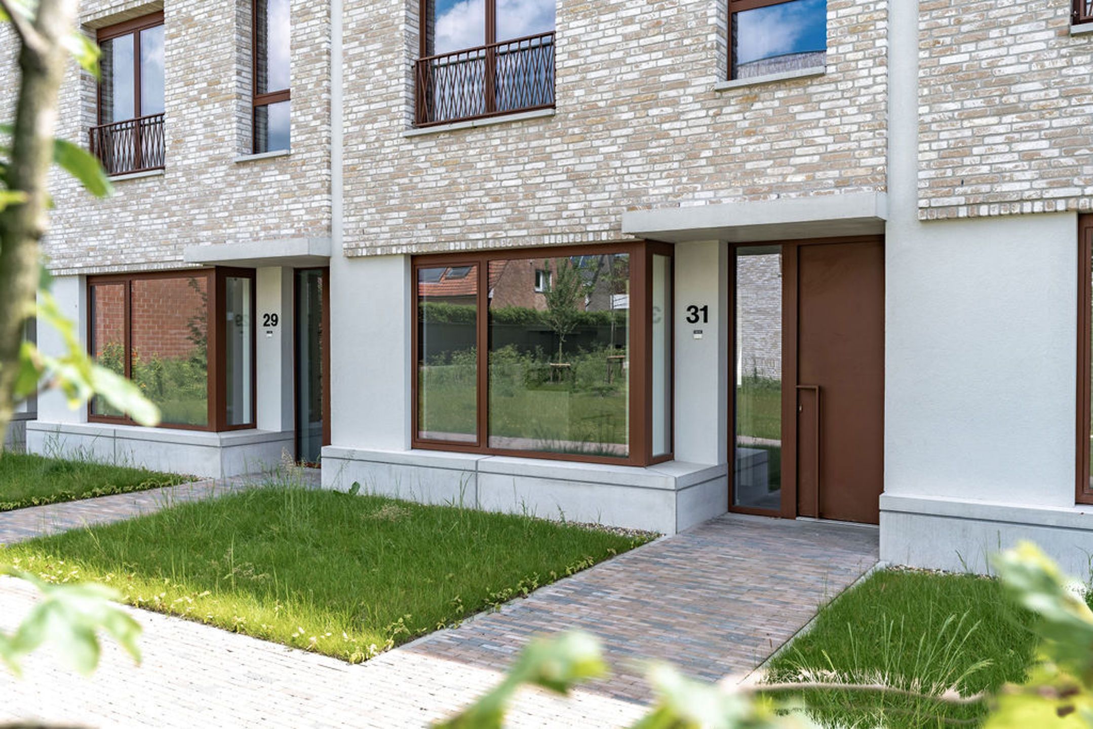 Zeer zuinige (E10) en lichte woning met 3 slpks en  tuin foto 2