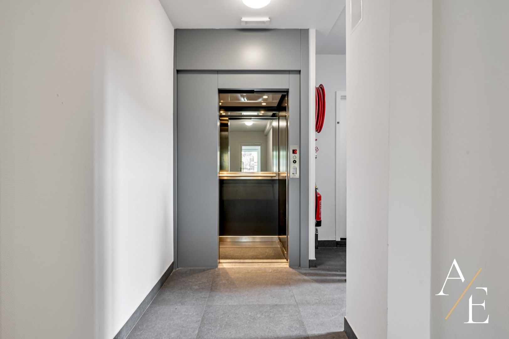 KNOKKE/DUINBERGEN - Bemeubeld appartement met garage! foto 4