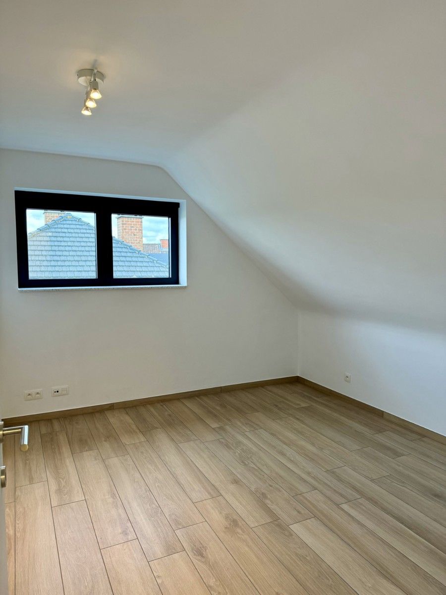 Duplex appartement met ruim terras te huur foto 10