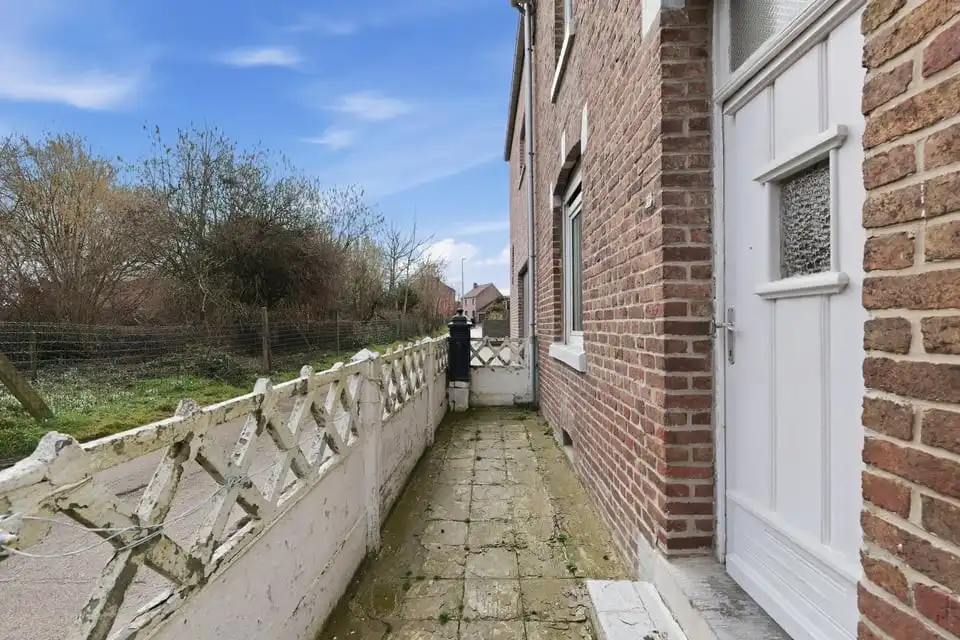 VOLLEDIG TE RENOVEREN WONING IN HEERS foto 25