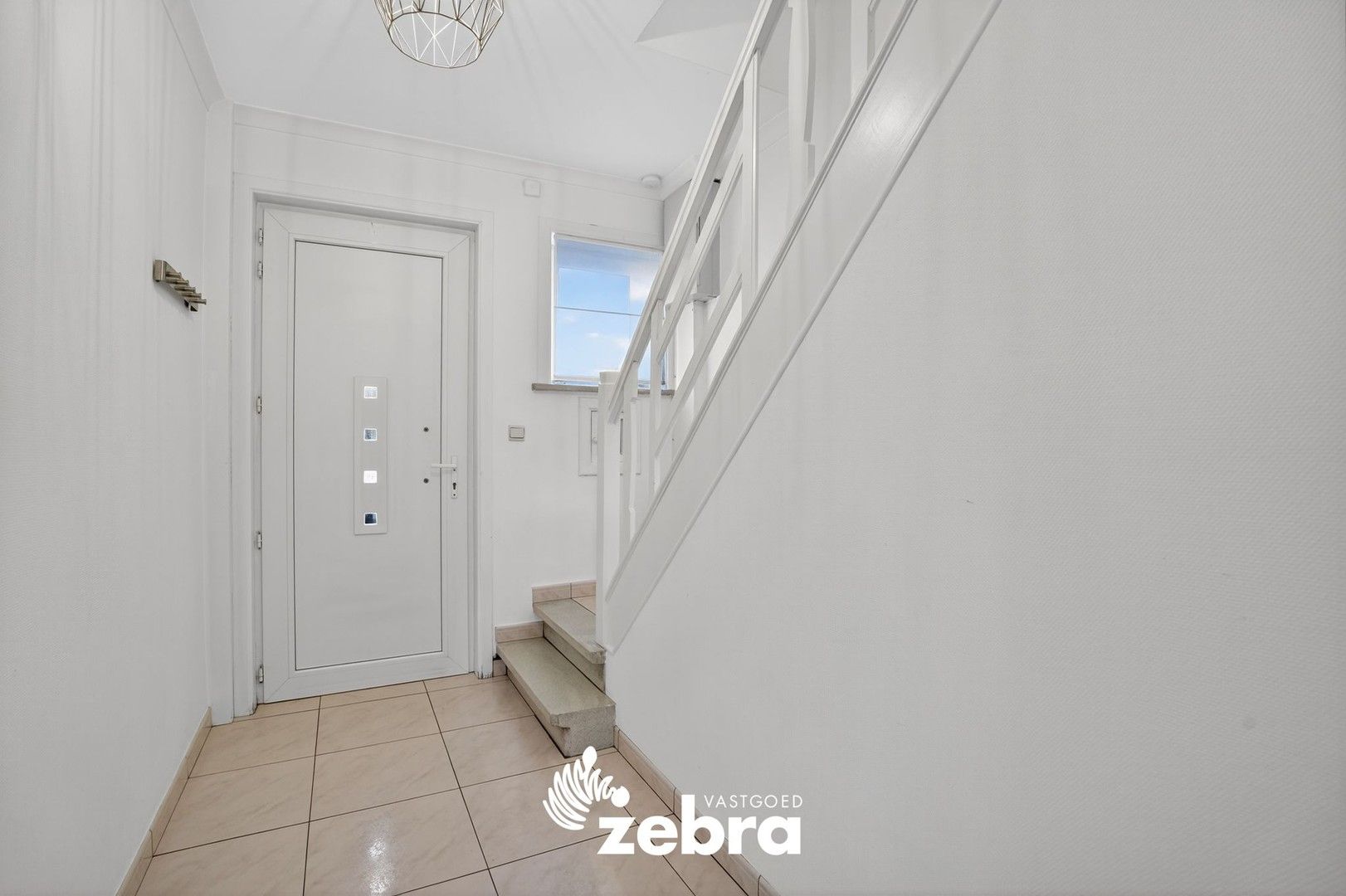 Instapklare woning met 5 slaapkamers te Izegem! foto 3