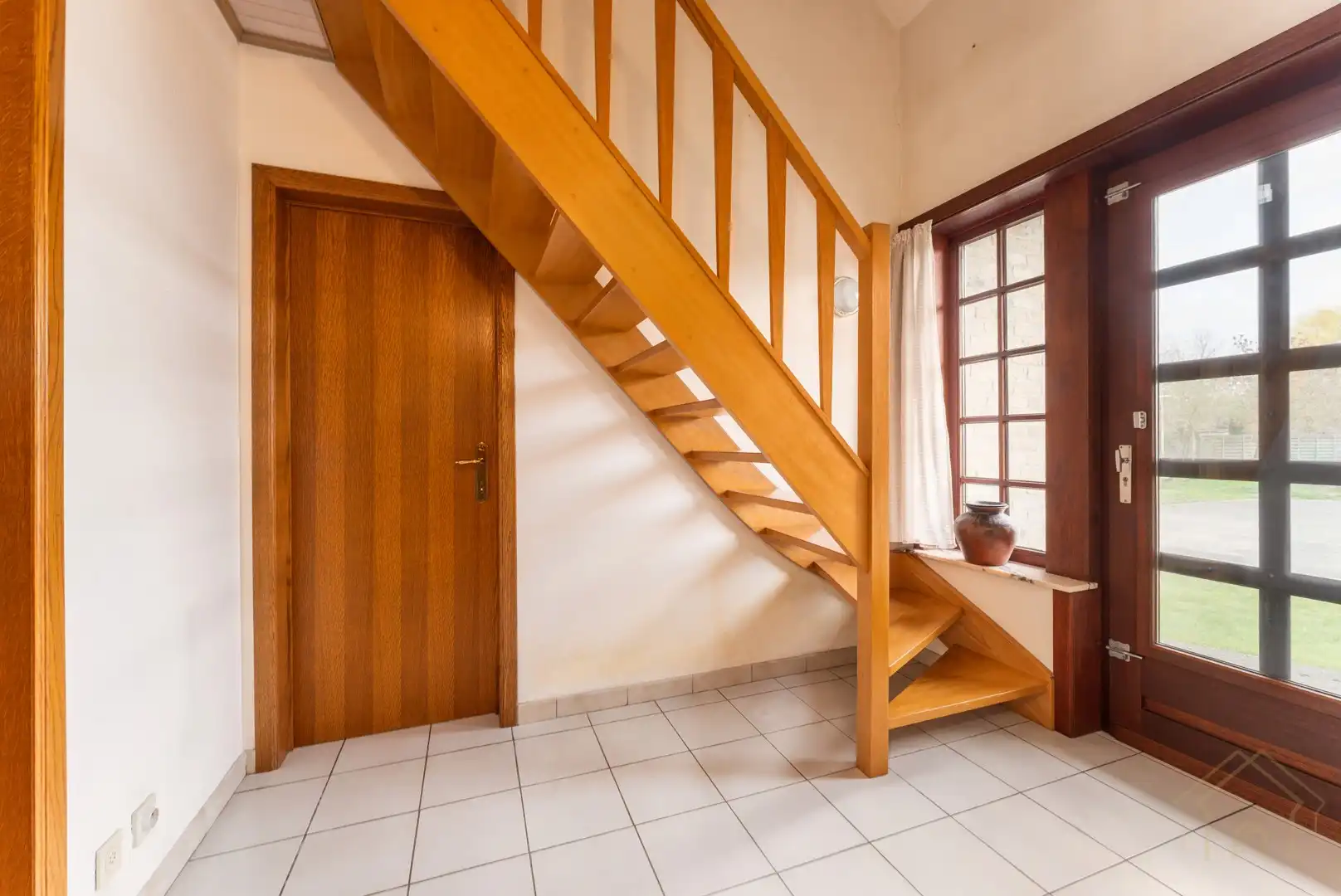 Vrijstaande woning met zonnige tuin en veel potentieel in rustige straat te Wevelgem foto 4