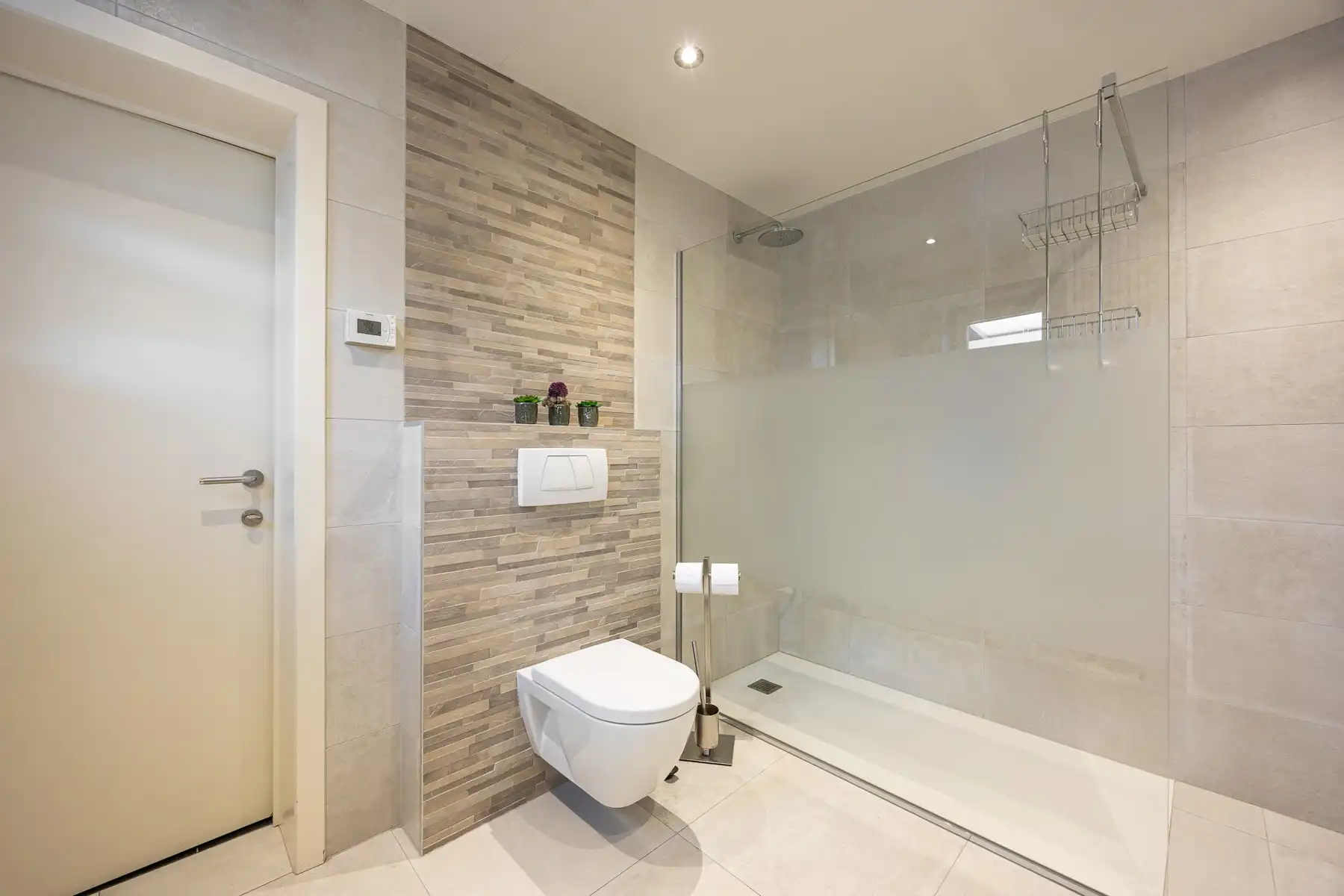 Ruime gezinswoning met 5 slaapkamers op een perceel van 638m². foto 9