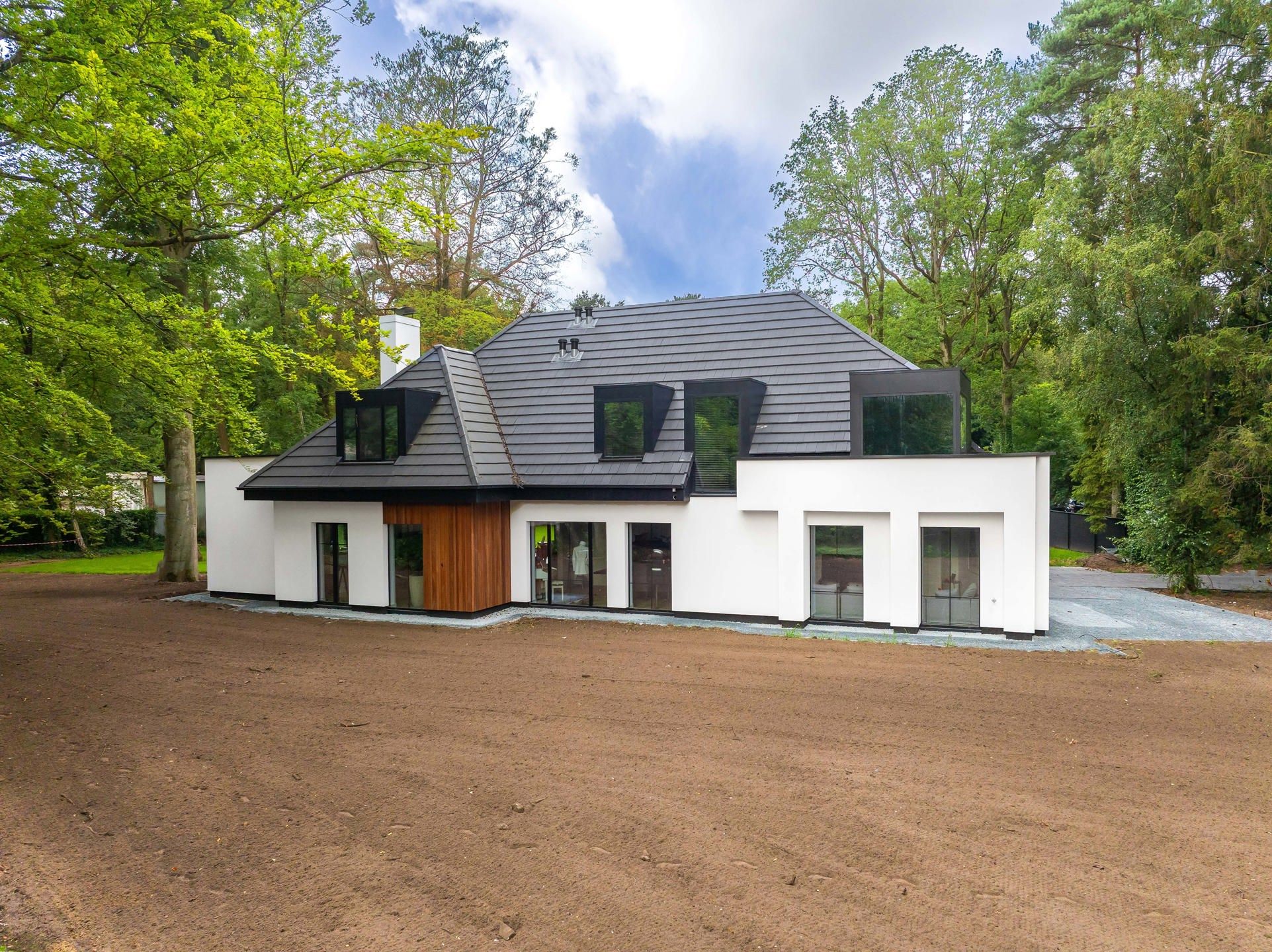 Luxe volledig gerenoveerde villa op een prachtig hoekperceel foto 46