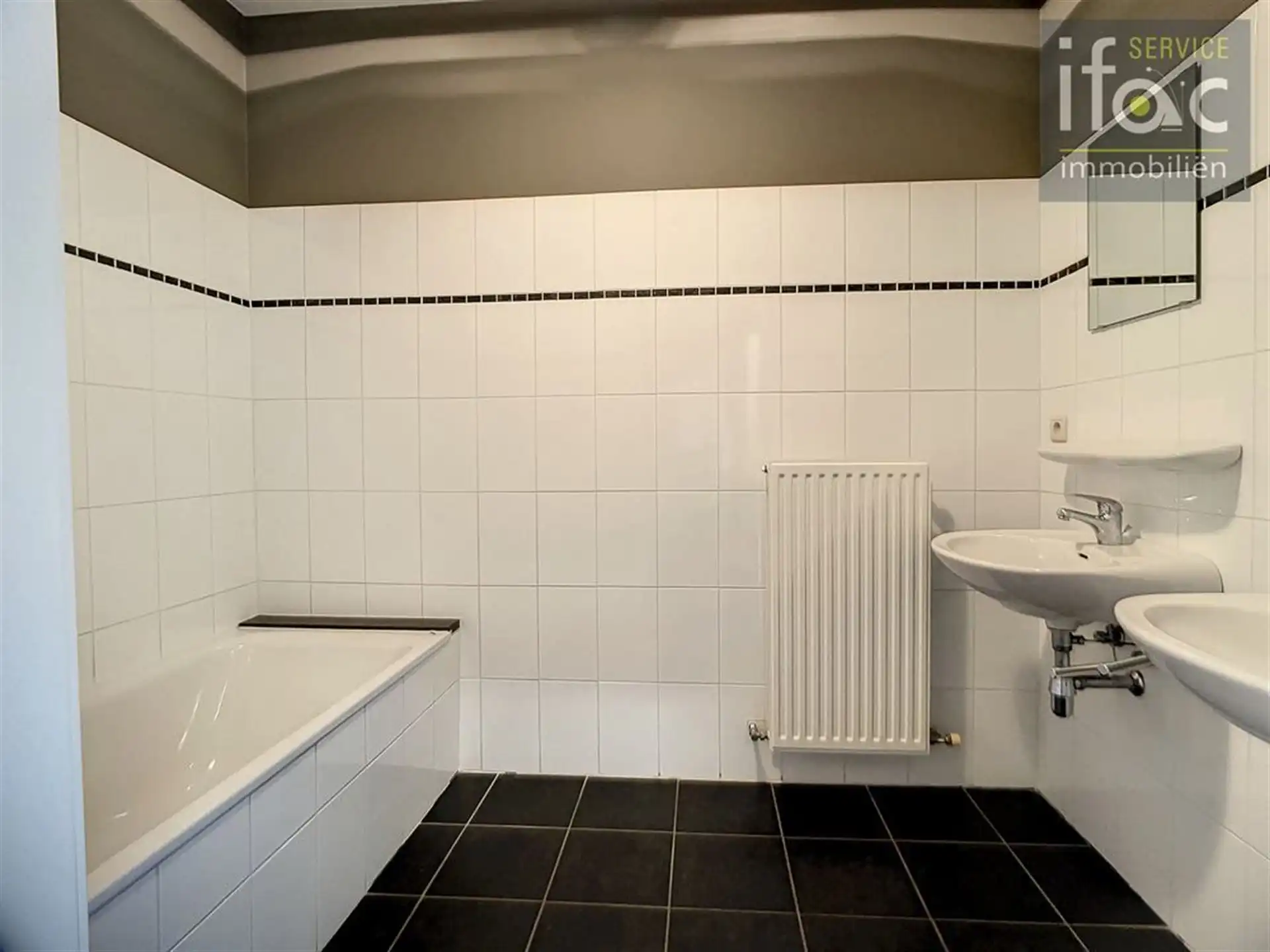 Mooie stapelwoning met tuin foto 9