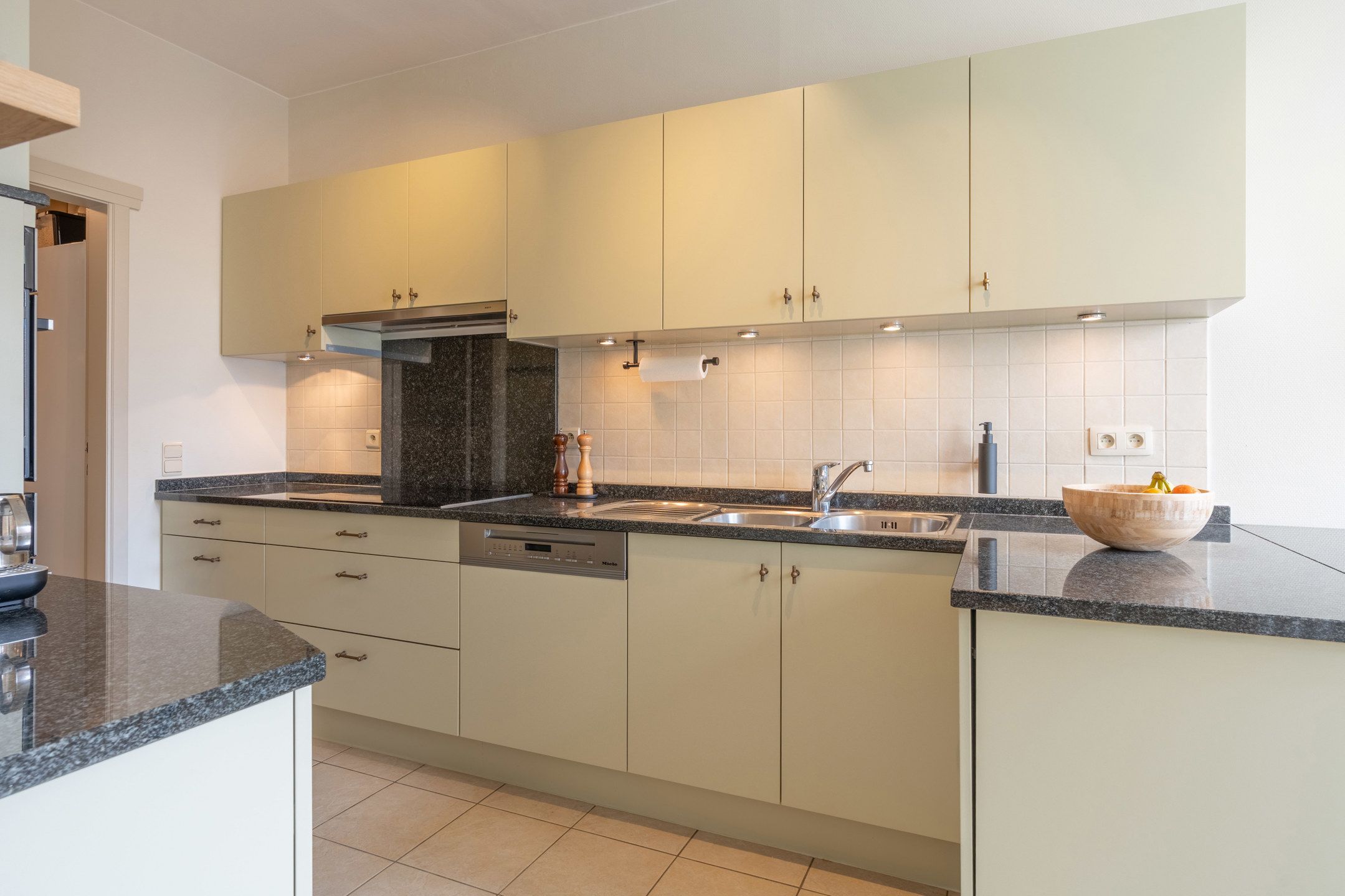 Instapklare gezinswoning met garage en tuintje te Turnhout. foto 10
