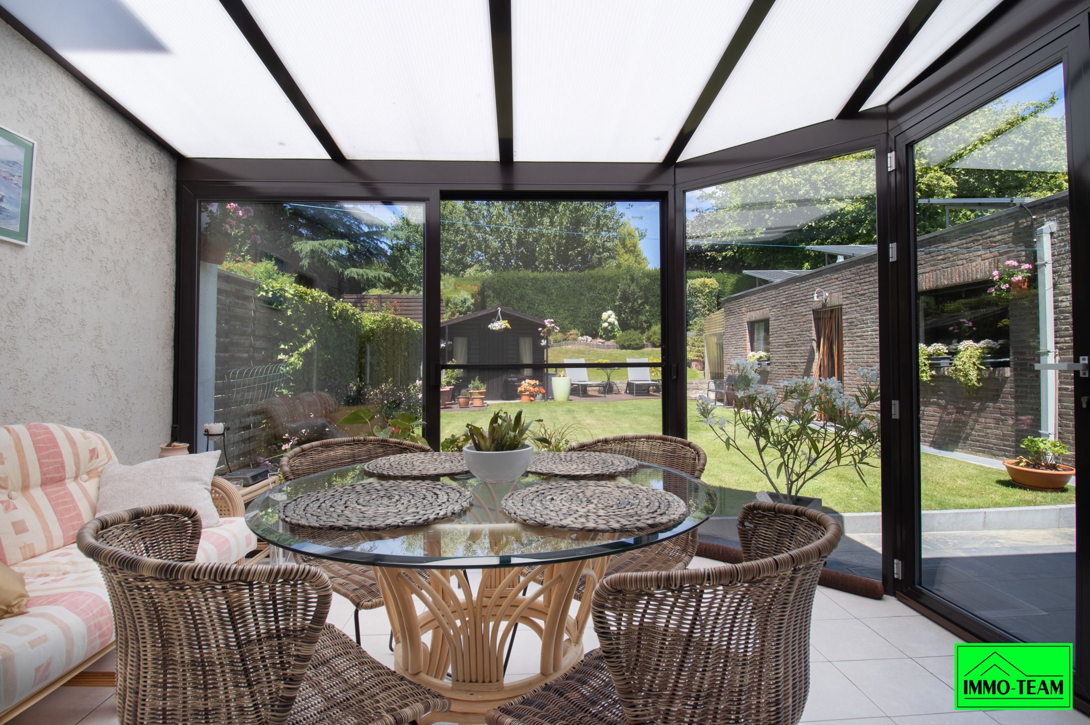 Charmante 3-gevelwoning in rustige woonwijk foto 9