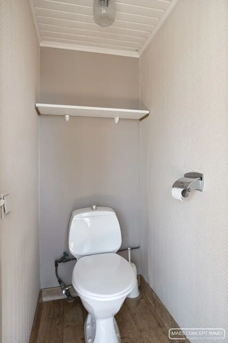 Charmante alleenstaande woning in villawijk Waregem, op wandelafstand van het centrum foto 11