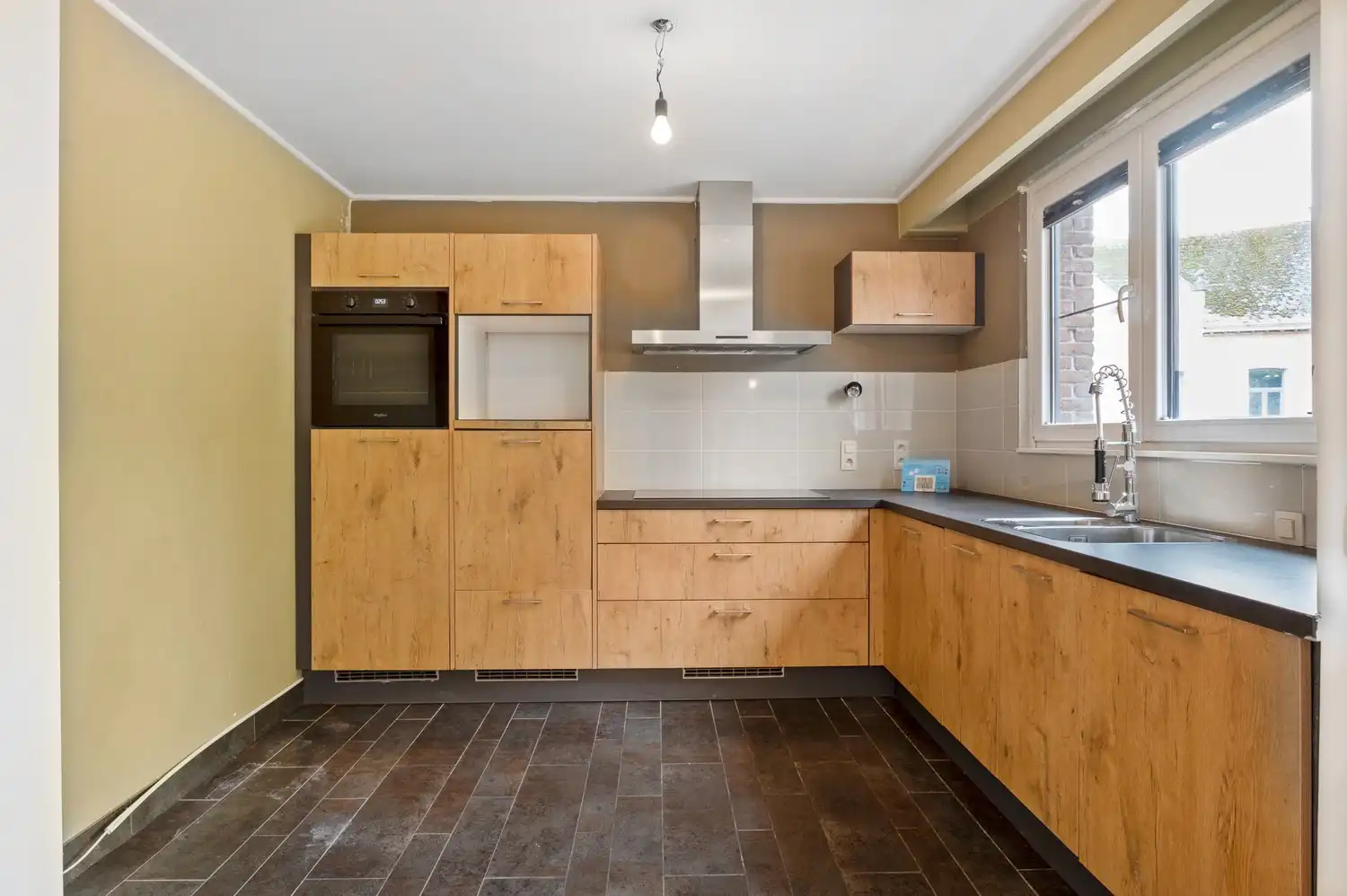 Ruim, instapklaar duplexappartement met 3 slaapkamers en 2 terrassen in centrum Lint foto 6