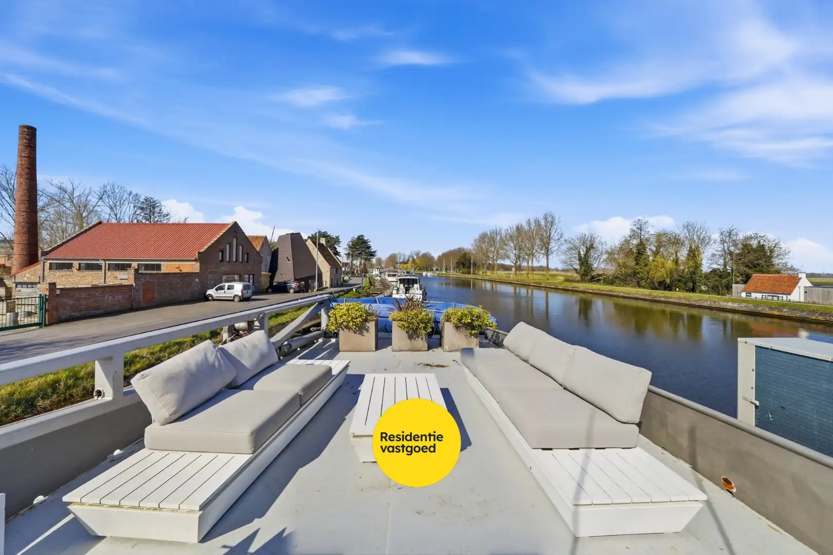 Unieke woonboot met B&B en vergunde ligplaats in Plassendale foto 43