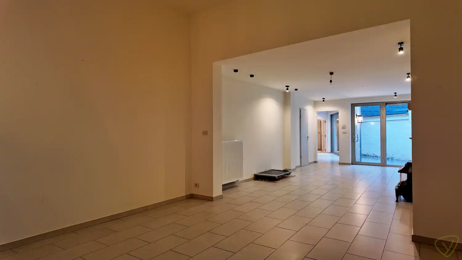 Gezellig duplex appartement nabij het station van Eeklo! foto 5