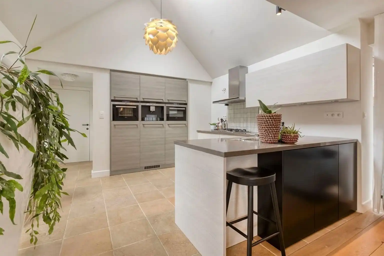 Prachtig gerenoveerde woning met 3 slaapkamers, omheinde tuin en garage, op een rustige doch centrale locatie te Elen foto 7