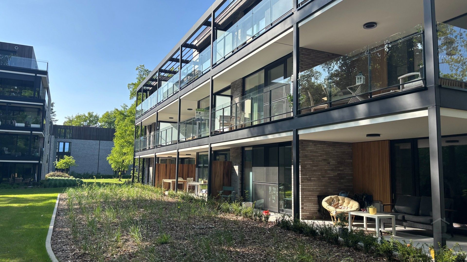 Nieuwbouwapp. met 2 slaapkamers in groene omgeving foto {{pictureIndex}}