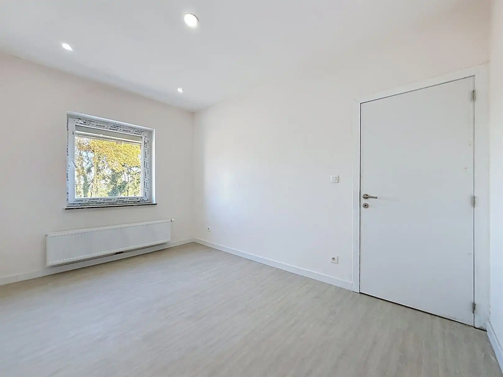 Gerenoveerde rijwoning, 4 slpks, 2 bdks, terras en tuin foto 23