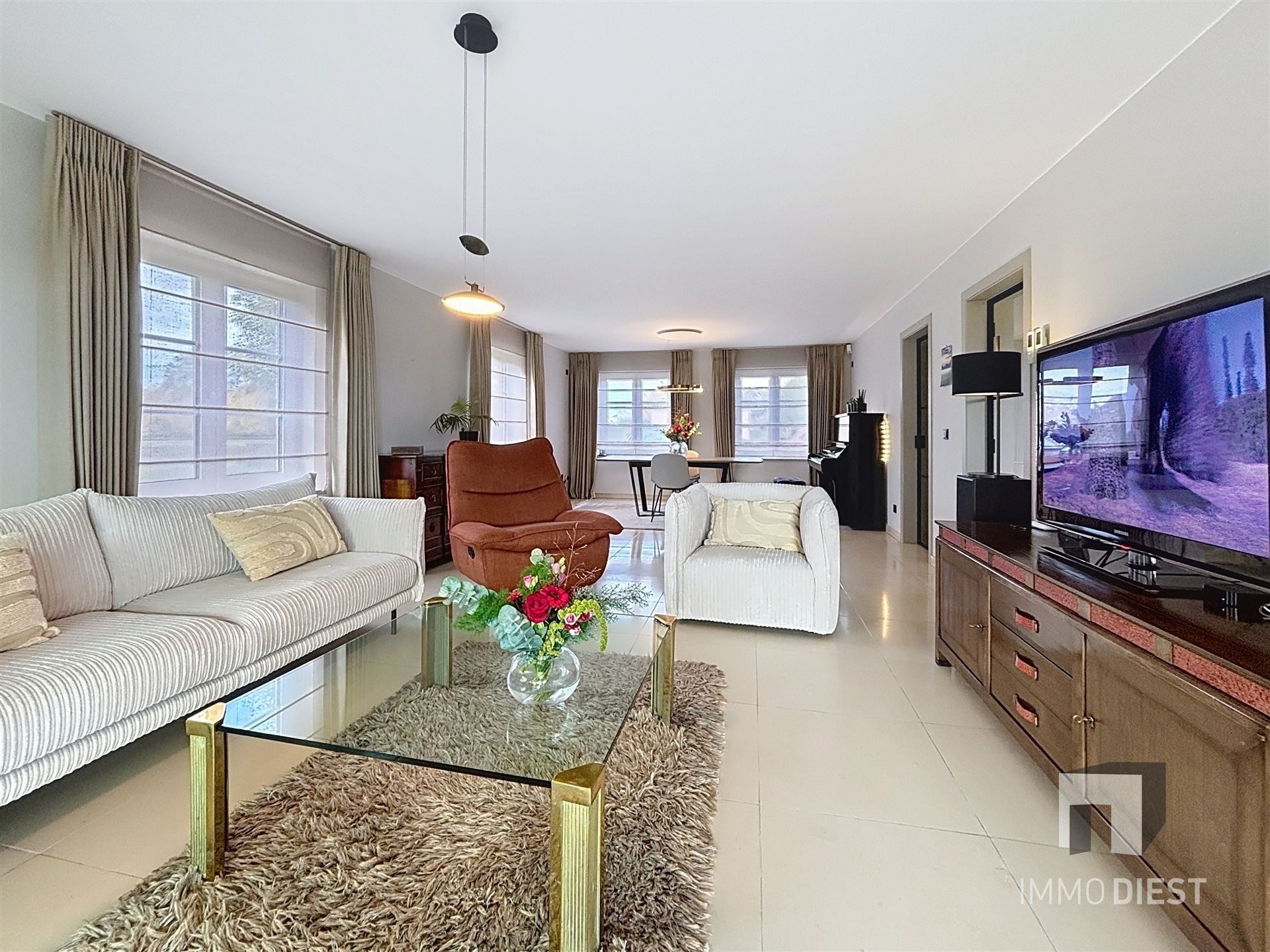 Villa met 5 slpk op 74,11are en zuidgerichte tuin foto 20