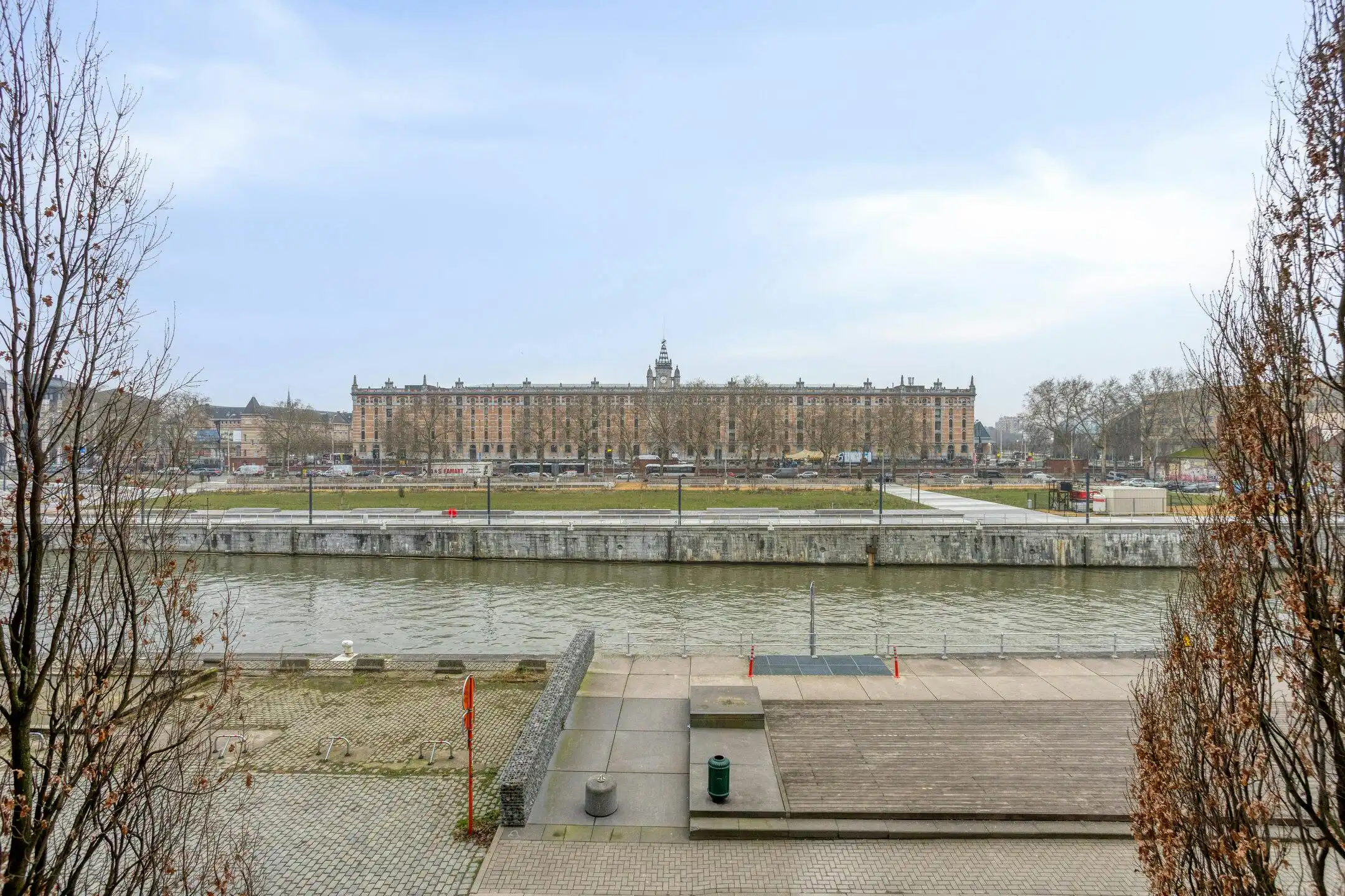 Appartement met 3 slaapkamers naast het kanaal van Brussel foto 23