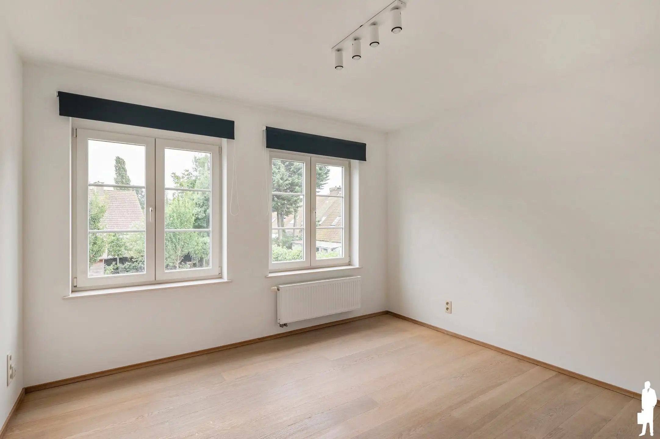 Goed onderhouden woning met 5 slaapkamers, 2 badkamers en een tuin centraal gelegen in Stabroek foto 15