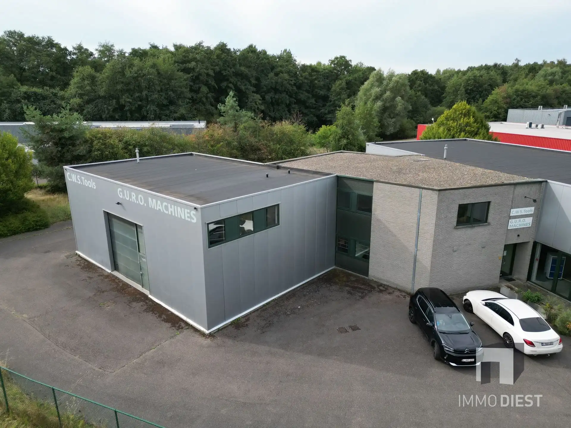 Magazijn met bureel op triple A-locatie foto 25