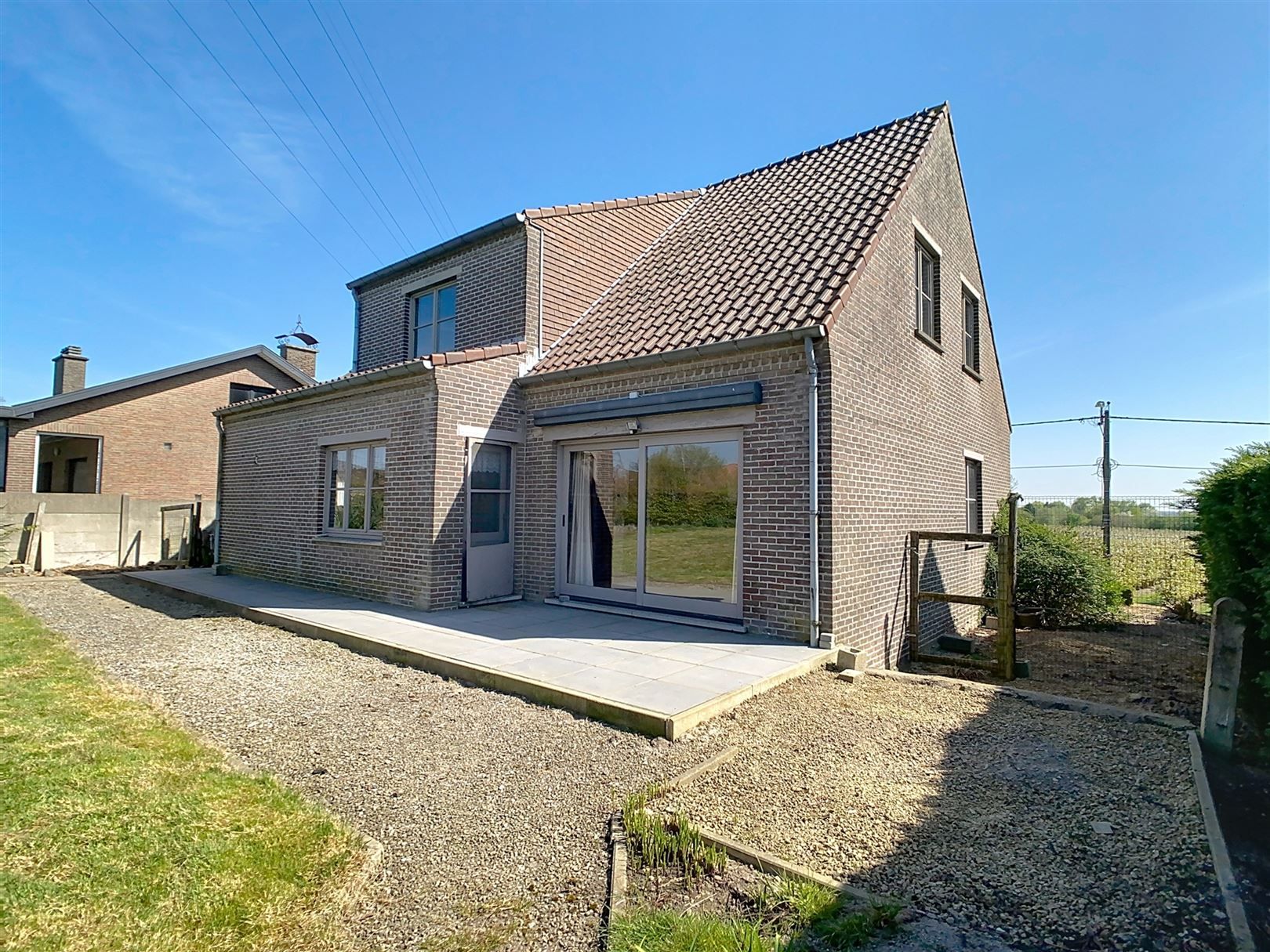 Ruime open bebouwing, 4 slpks, garage, tuin, 10a 54ca foto 4