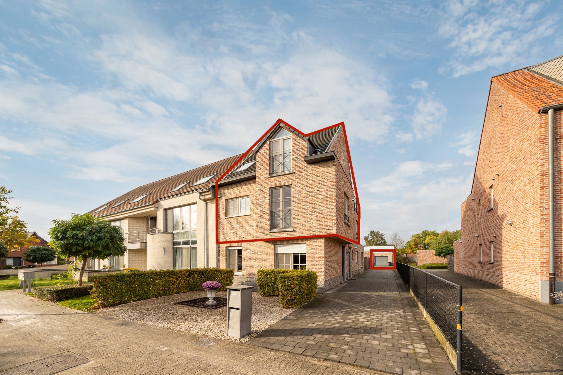 Volledig instapklaar duplex appartement met terras & garage foto 3