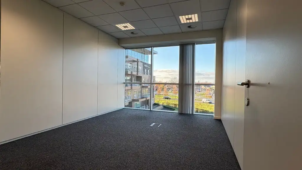 Standalone kantoorgebouw te huur langs R4 in Merelbeke-Melle foto 25