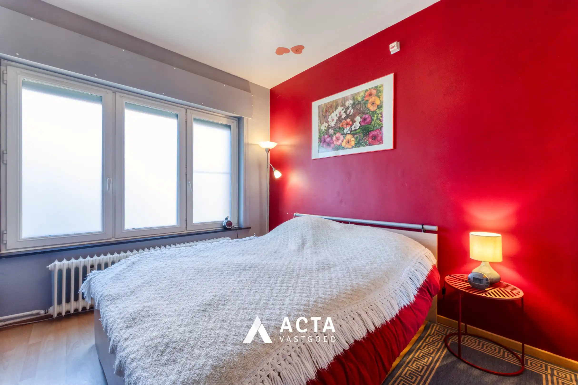 Halfopen bebouwing met vier slaapkamers en dubbele garage in Mariakerke foto 8