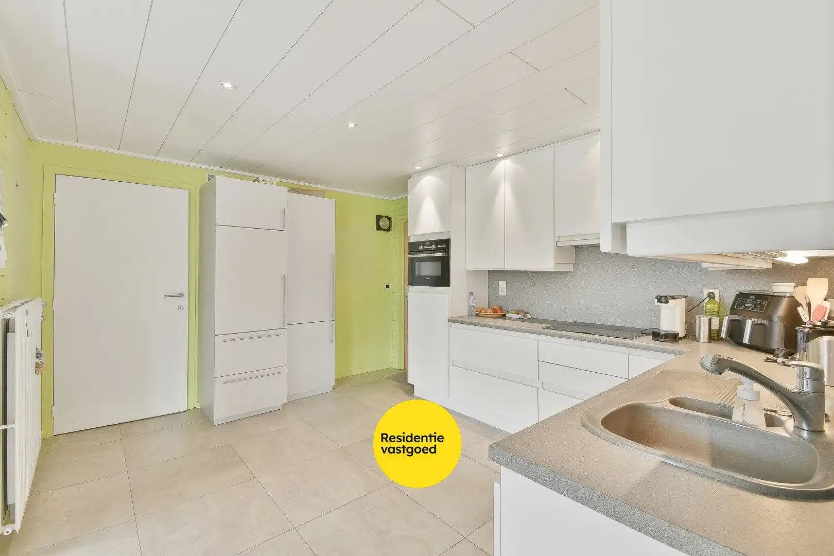 Instapklare woning met 4 slaapkamers, garage en carport foto 10