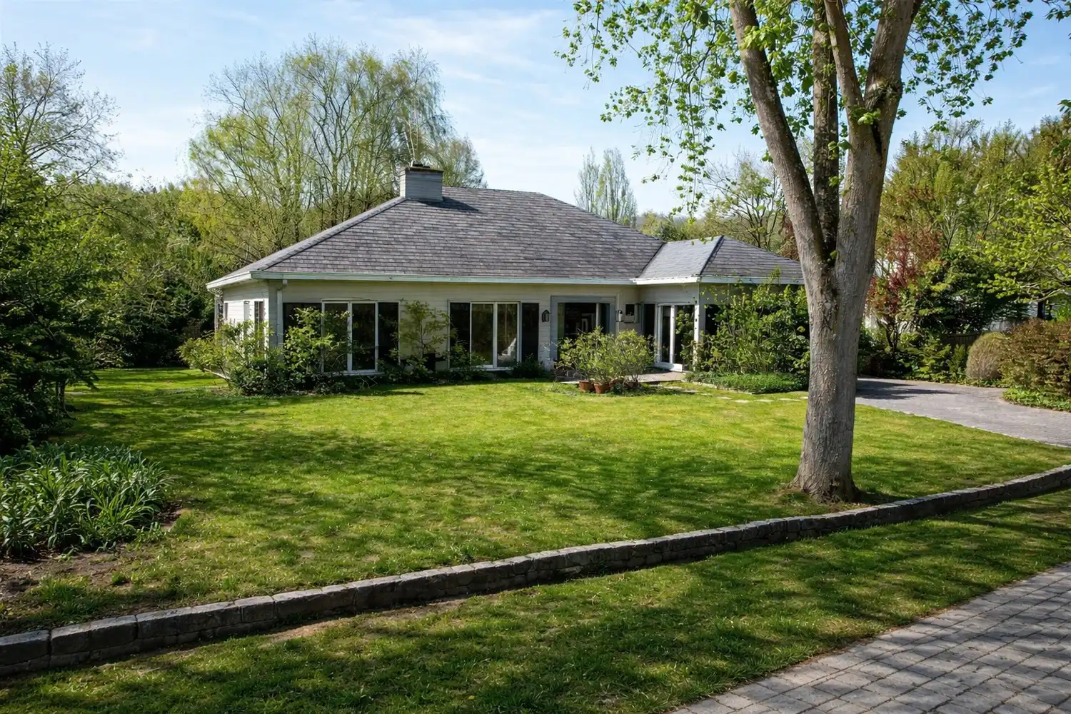 Luxe-bungalow op een royaal groen perceel foto 24