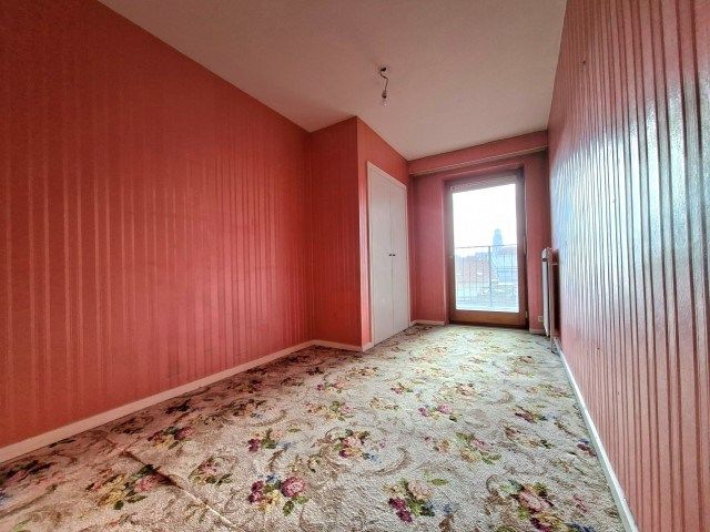 Ruim te moderniseren appartement foto 8