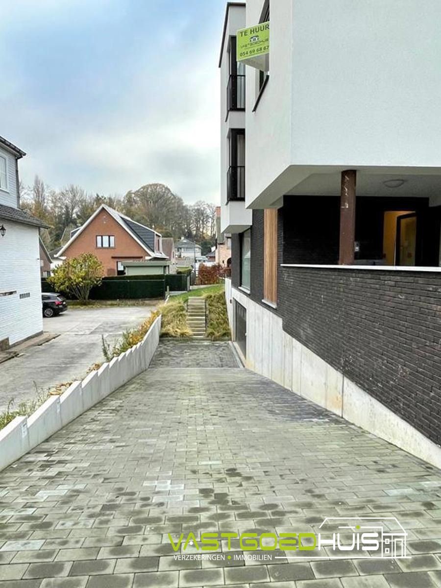 Appartement met 2 slaapkamers, terras en autostaanplaats! foto 25